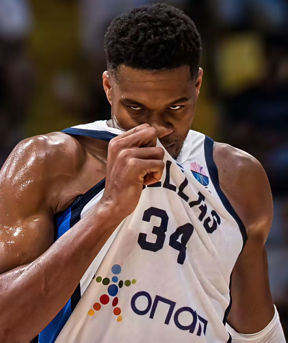 星空体育在线关于刚刚！罗马赛后造点机会俄克拉荷马雷霆迎NBA季后赛关键赛，今晨马德里竞技调整名单以备国王杯的信息