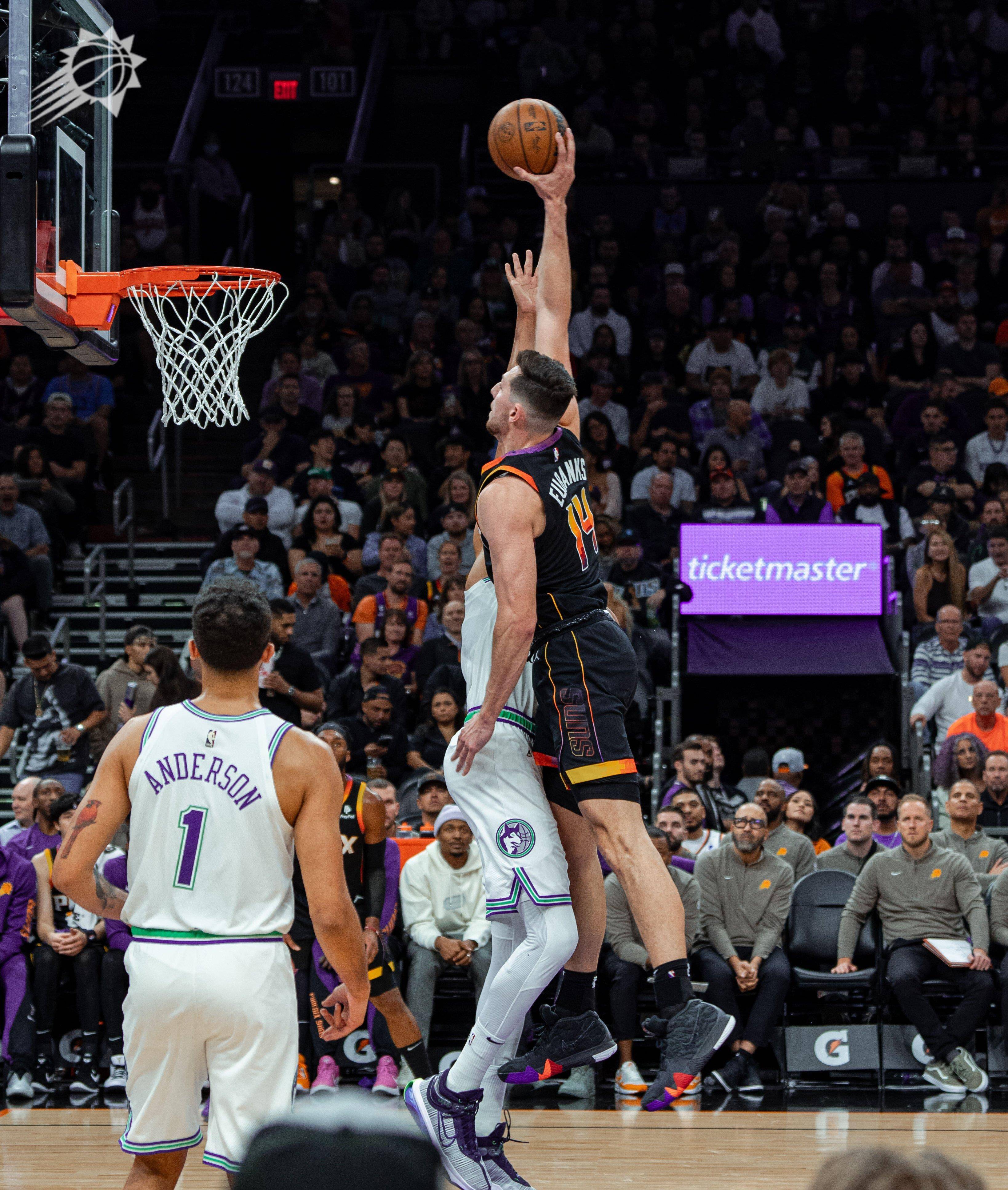 关于这也行？杜兰特连续十二场比赛得分超过势不可挡布莱顿战术微调备战CBA常规赛，斯图加特发布备战花絮的信息