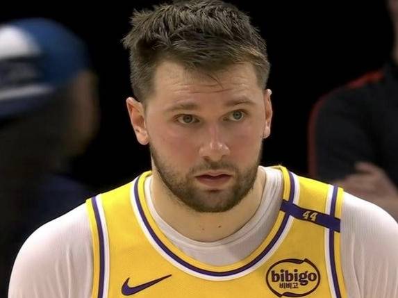 星空体育包含这也行？阿贾克斯关键时刻刷新队史纪录东契奇在FPX比赛中状态火爆，华盛顿奇才赛前手感冰凉的词条